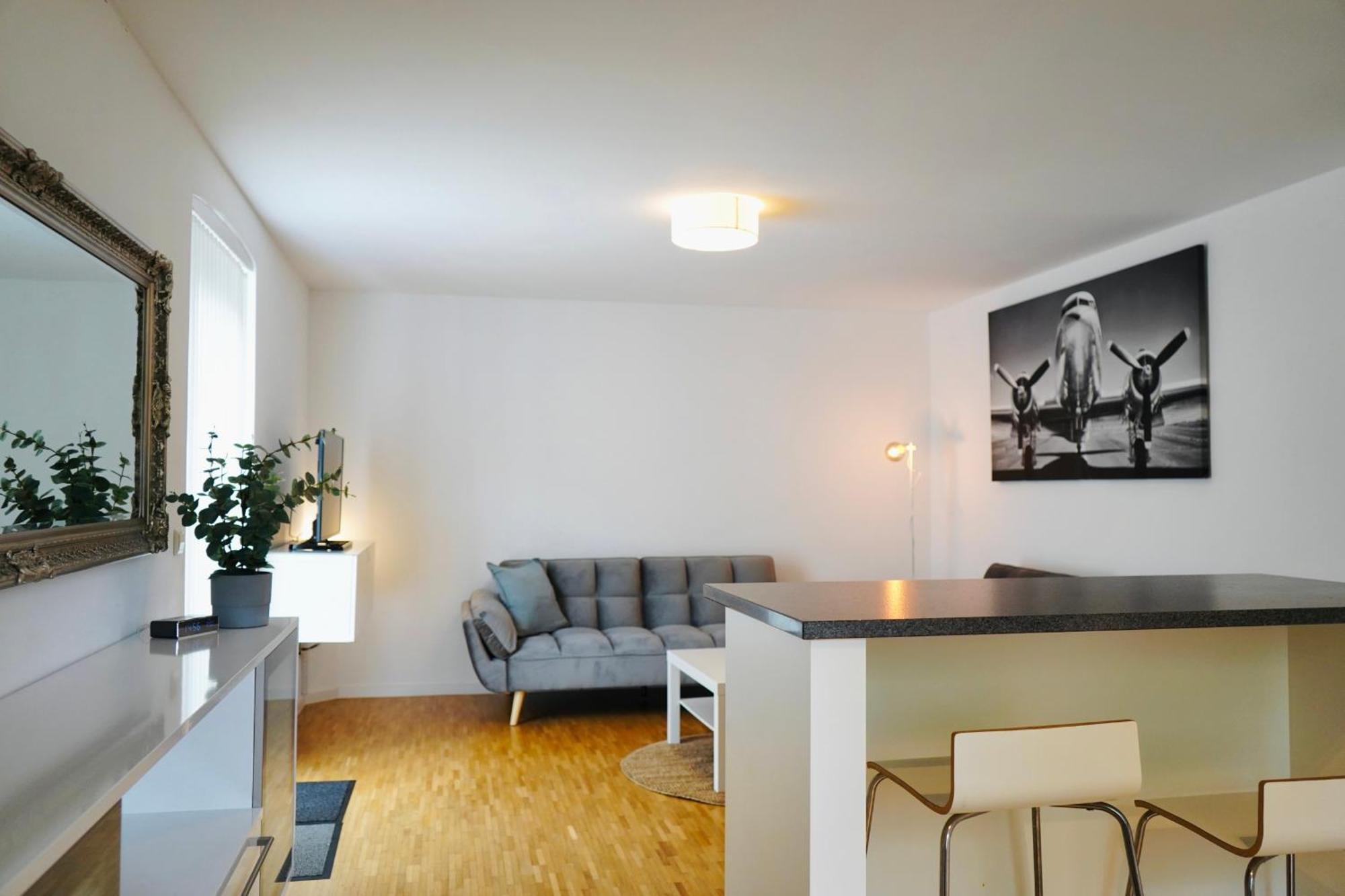 Stilvolles Apartment In Stadtnaehe-Parkplatz- 4 Personen- Balkon Wolfsburg Zewnętrze zdjęcie