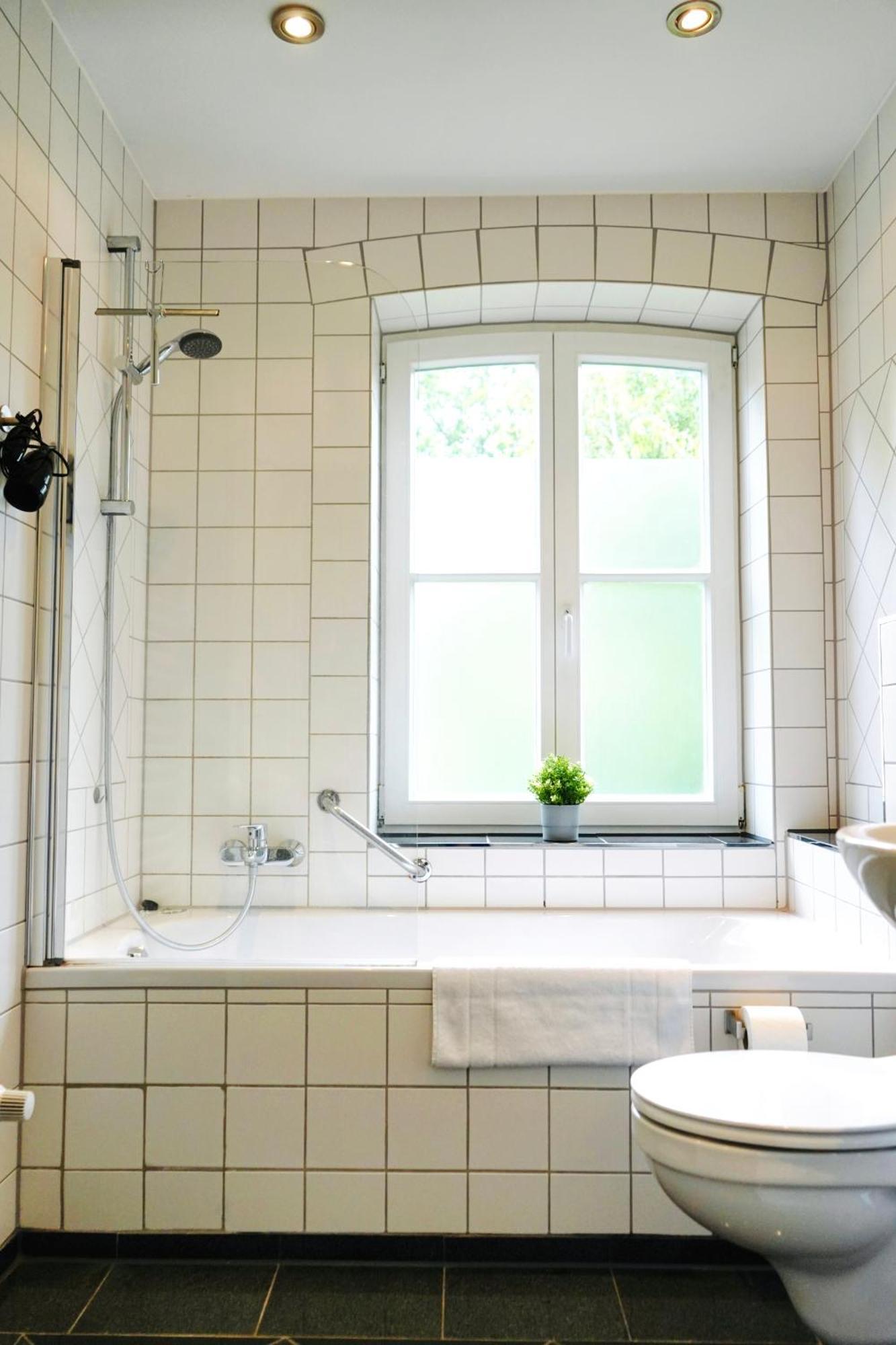 Stilvolles Apartment In Stadtnaehe-Parkplatz- 4 Personen- Balkon Wolfsburg Zewnętrze zdjęcie